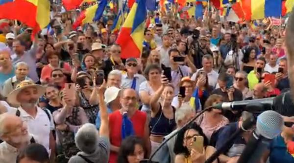 Protest în Piaţa Universităţii din București înainte de valul patru al pandemiei COVID