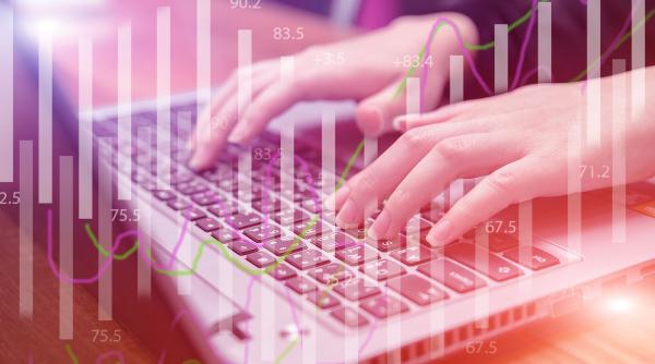 Românii lucrează 40 de ore pe săptămână, cel mai mult din UE