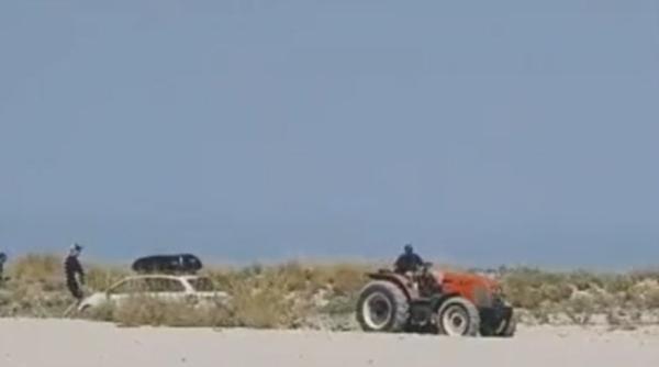 Grecia. Un român a intrat cu mașina pe o plajă. Reacția autorităților elene  