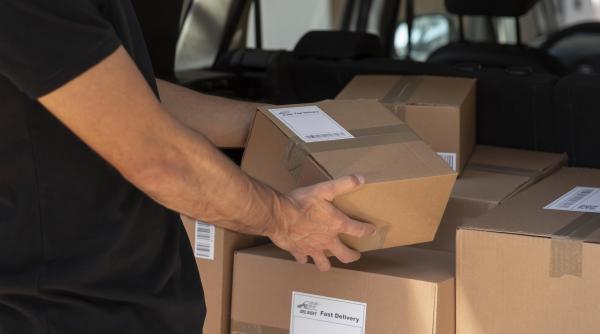  O nouă țeapă pe internet în numele OLX și Fan Courier: Avertisment pentru toți românii