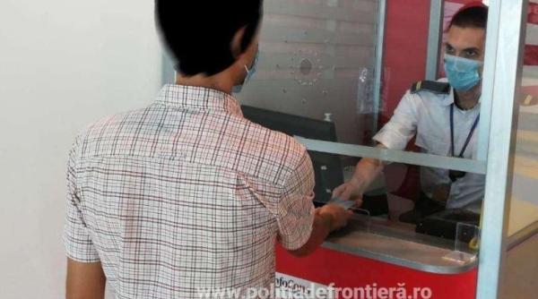 Români care soseau din Londra, prinși cu acte false. Toți au declarat că au avut Covid, dar s-au vindecat