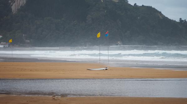 Italia. Doi copii români, luați de curenți, în mare. Micuții țipau din toate puterile la 50 metri de țărm