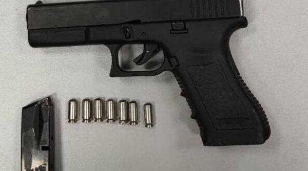 Italia. Un român a atacat, cu o armă, doi polițiști din Genova. Scandalul a pornit de la iubita unui agent