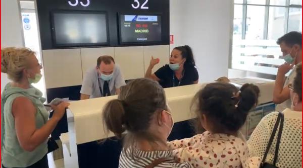 Scandal pe Aeroportul Otopeni: Cursă TAROM către Spania, ținută la sol 8 ORE 