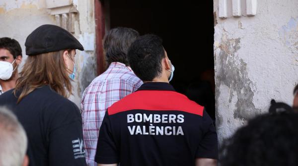 Spania. Zeci de români refuză să plece dintr-o clădire pe cale să se prăbușească: „Câinii sunt tratați mai bine decât noi. Nu știu unde să mă duc“