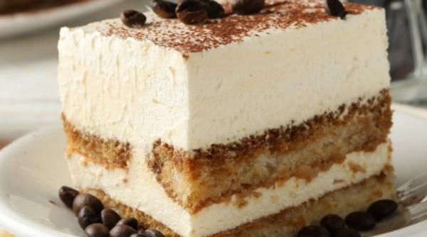 Tiramisu ușor cu nucă de cocos. Un deliciu culinar cu mai puțin de 100 de calorii