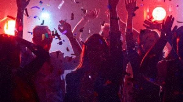 Detectivi pe plajele din Ibiza pentru a opri petrecerile ilegale: "Trebuie să arate ca nişte turişti"