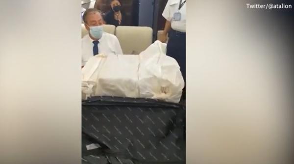 1,3 tone de cocaină, descoperite la bordul unui avion chiar înainte de a decola spre Belgia