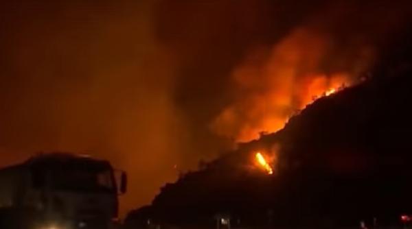 Incendii Grecia. Premierul Kyriakos Mitsotakis îşi avertizează conaţionalii că urmează zile grele