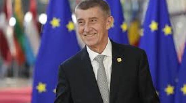 Cehia: Premierul Babis a fost atacat cu ouă în timpul campaniei electorale