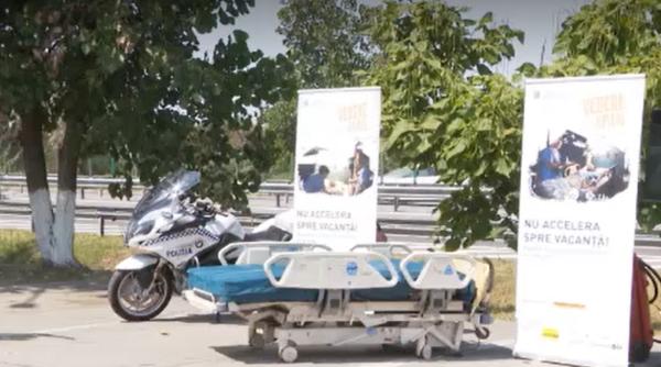 Polițiștii au instalat un pat de spital pe Autostrada Soarelui: „Bucurați-vă de condus!”