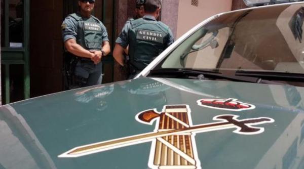 Spania. Doi români, spaima comercianților din Mallorca, săltați de polițiști după un val de jafuri