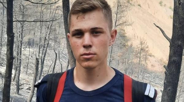 Povestea celui mai tânăr pompier român care luptă cu flăcările din Grecia: „Ai mei s-au temut”