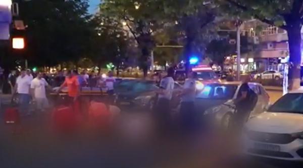 Doi fraţi gemeni, de doar doi ani, morți după ce au căzut în gol de la etajul 10. Mama lor făcea live pe Facebook