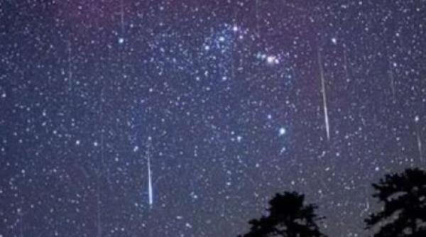 Perseidele, un fenomen spectaculos în noaptea de 12 spre 13 august. Câte stele căzătoare pe oră se pot vedea cu ochiul liber
