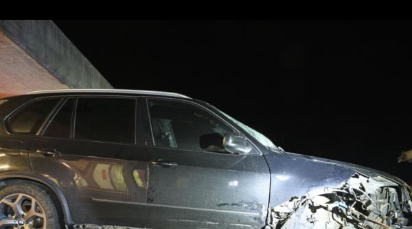 Tânăr român, întâlnire de gradul 0, în Elveția, cu...un stâlp. Pagube însemnate