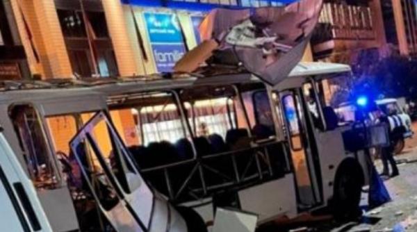 Doi morţi şi numeroşi răniţi în urma unei explozii produse într-un autobuz, în Rusia