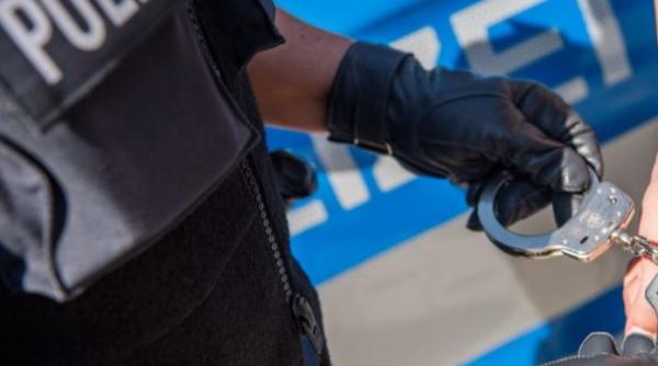 Germania. Un român, căutat cu mandat de arestare, se plimba cu mașina pe autostradă. A fost săltat, imediat, de polițiști