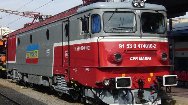 Neamț. Un adolescent s-a electrocutat după ce a urcat pe un tren pentru a face selfie