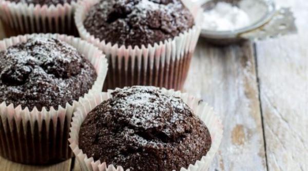 Brioșe de ciocolată. Fără lapte, unt și zahăr. O porție are mai puțin de 200 de calorii