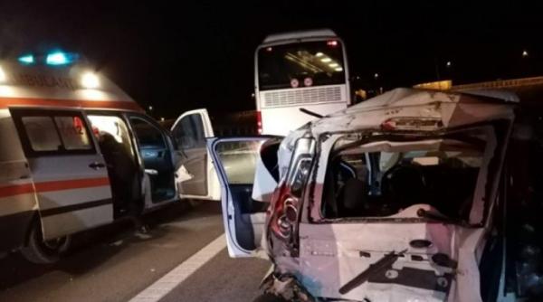 Autocar cu români, implicat într-un accident mortal