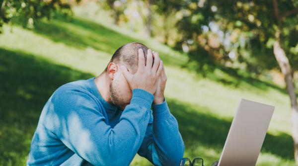 Înșelăciune prin metoda „premiul”. Cum a reușit o grupare de români să obțină mii de euro