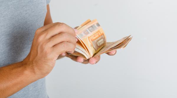 Clienții băncilor ar putea fi protejați de Banca Centrală dacă se modifică legea BNR