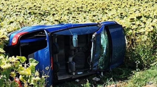 Cinci români răniți, din care trei minori, într-un accident rutier grav în județul Suceava