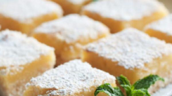 Prăjitură super cremoasă cu ricotta și iaurt. Un desert ușor, cu doar 150 de calorii