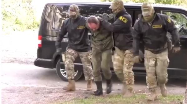 Rusia anunţă că a reţinut un spion ucrainean ce încerca să fure secrete militare (Video)