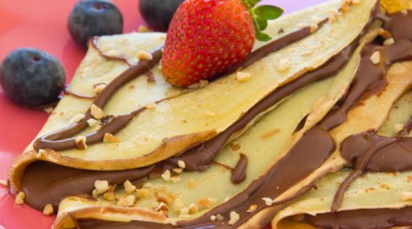 Clătite cu Nutella. O rețetă cu dichis pe care o vei repeta tot timpul
