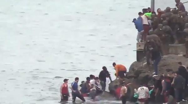 Record de MIGRANȚI care au traversat Canalul Mânecii într-o noapte