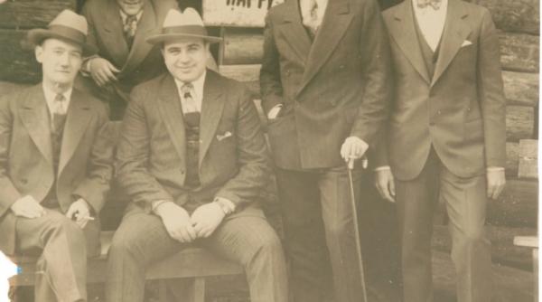 Un Colt 45 care a aparținut lui Al Capone a fost scos la licitație