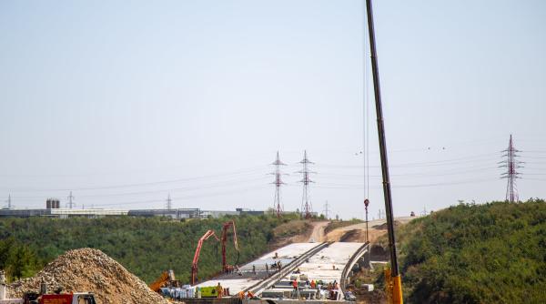 România, liber la construit autostrăzi. OUG de azi scurtează durata licitațiilor publice. Nemulțumiții nu vor mai putea face apel dacă primesc o decizie nefavorabilă în primă instanță