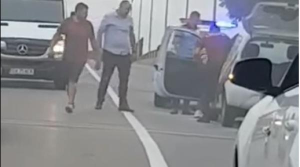 Șofer salvat de la moarte. Autoturismul în care se afla a luat foc în mers