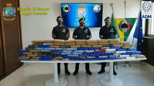 Italia. Cocaină în valoare de peste 22 de milioane de euro, descoperită în Portul Gioia Tauro
