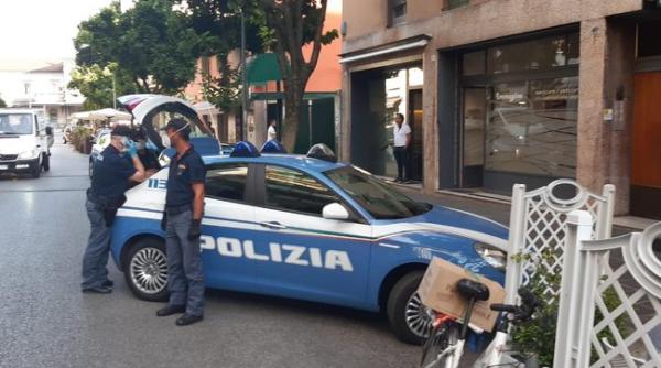 Italia. Un tânăr care își teroriza familia pentru bani de droguri a fost încarcerat