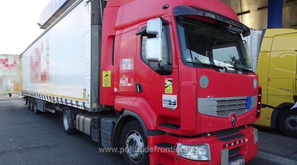 Trei migranți, descoperiți la graniță. Confecționaseră un sistem să păcălească sondele de CO2 ale Poliției de Frontieră