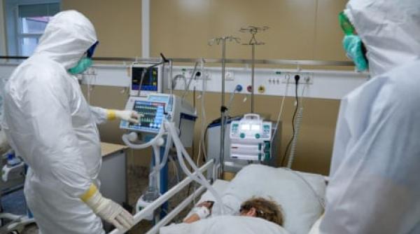 Previziunile sumbre ale unui medic din Galați despre valul 4: om trăi, câți om trăi