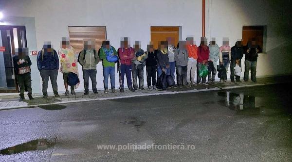 Șaptesprezece migranţi, călăuziţi de un român, depistați la frontiera cu Serbia