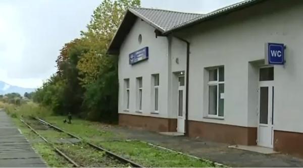 Investiție stupidă a CFR. Au modernizat o gară pe unde nu a trecut niciun tren de 14 ani