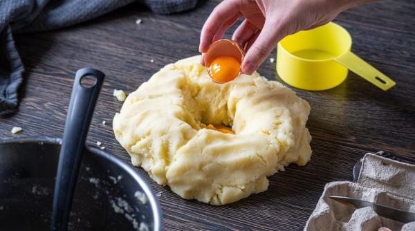 Ingredientul secret pentru un piure de cartofi perfect. Trucul preferat al celor mai bune gospodine