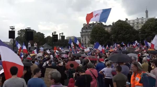 Proteste de amploare în Franţa: Peste 100.000 de oameni au manifestat împotriva permisului sanitar - VIDEO