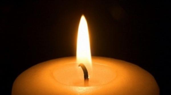 O minoră de 14 ani din Botoșani, găsită moartă într-o anexă a casei. Părinţii fetei muncesc în străinătate 