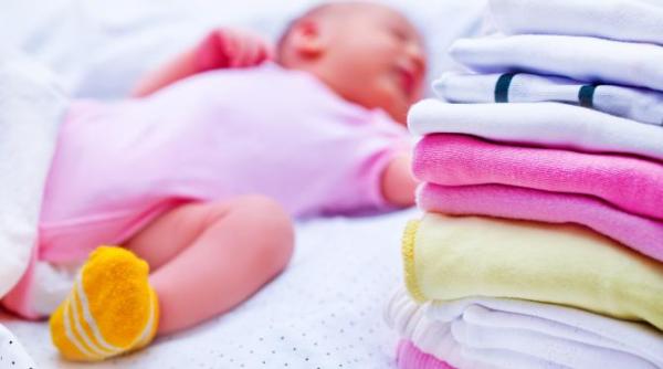 Spania. O tânără schimbată la naștere cu alt bebeluș cere despăgubiri de 3 milioane de euro