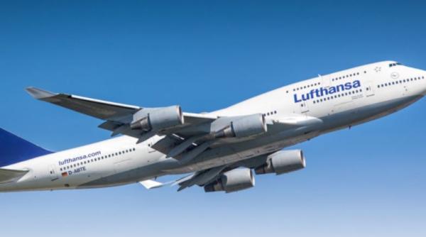 Echipa națională a Germaniei, în pericol, în avion. Aeronava, care a avut probleme tehnice la 8400 de metri, a aterizat forțat 