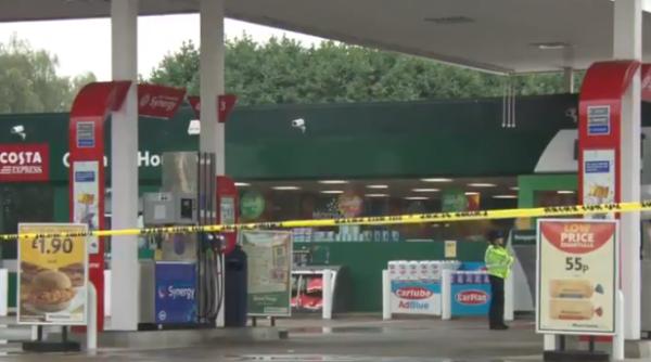 Luare de ostatici într-o benzinărie din Anglia: o persoană rănită