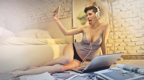 Soția a obținut custodia copiilor în Spania, CEDO a răsturnat soluția: Mesajele de pe site-urile de întâlniri pot fi probe în instanță, la divorț