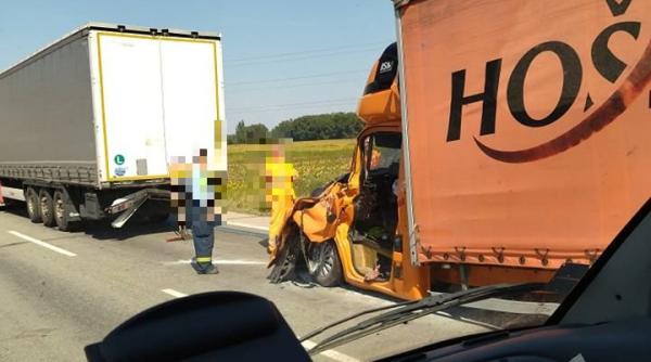 Ungaria. Șofer român, în stare gravă după ce a fost descarcerat din cabină: A izbit frontal un alt camion