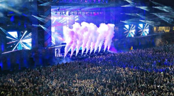 A treia zi de UNTOLD: 20 de persoane au fost prinse cu droguri. S-a lăsat cu zeci de amenzi și sancțiuni